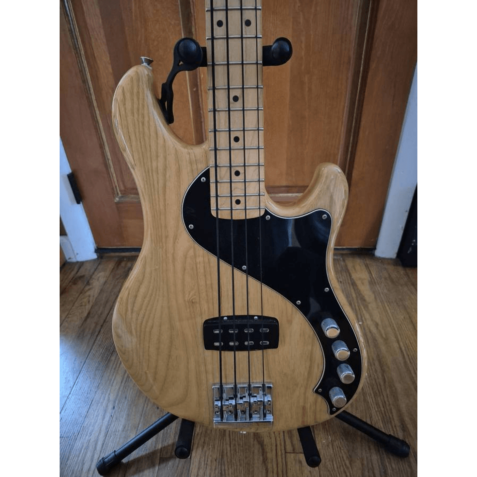 Fender deluxe dimension IV