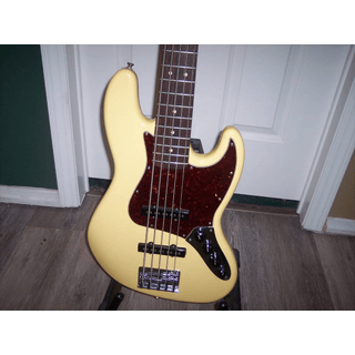 2014 Fender Jazz Deluxe V with Deluxe Case / Excellent condition image 5
