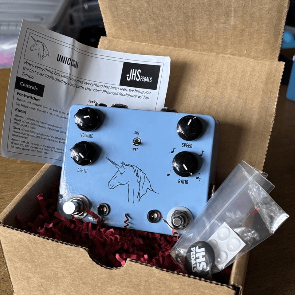 JHS Unicorn V1 in Box! Chorus and Vibrato Guitar Effects Pedal