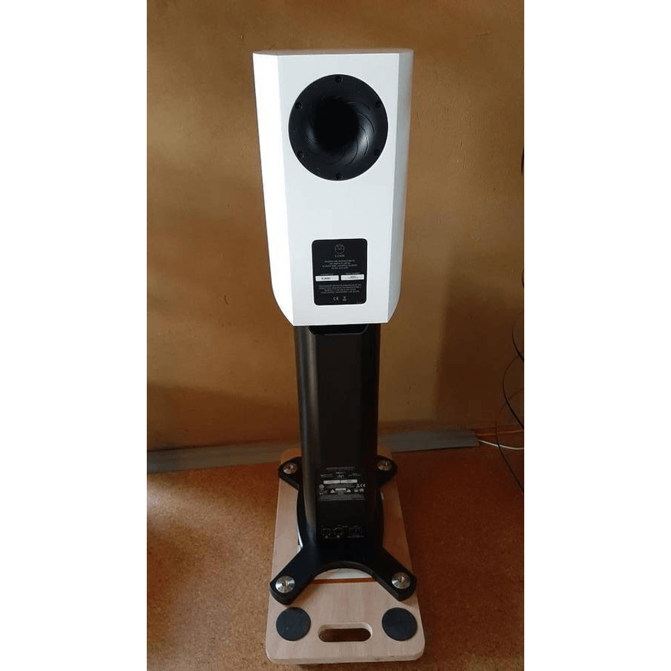 Linn Akudorik Exakt Katalyst speakers