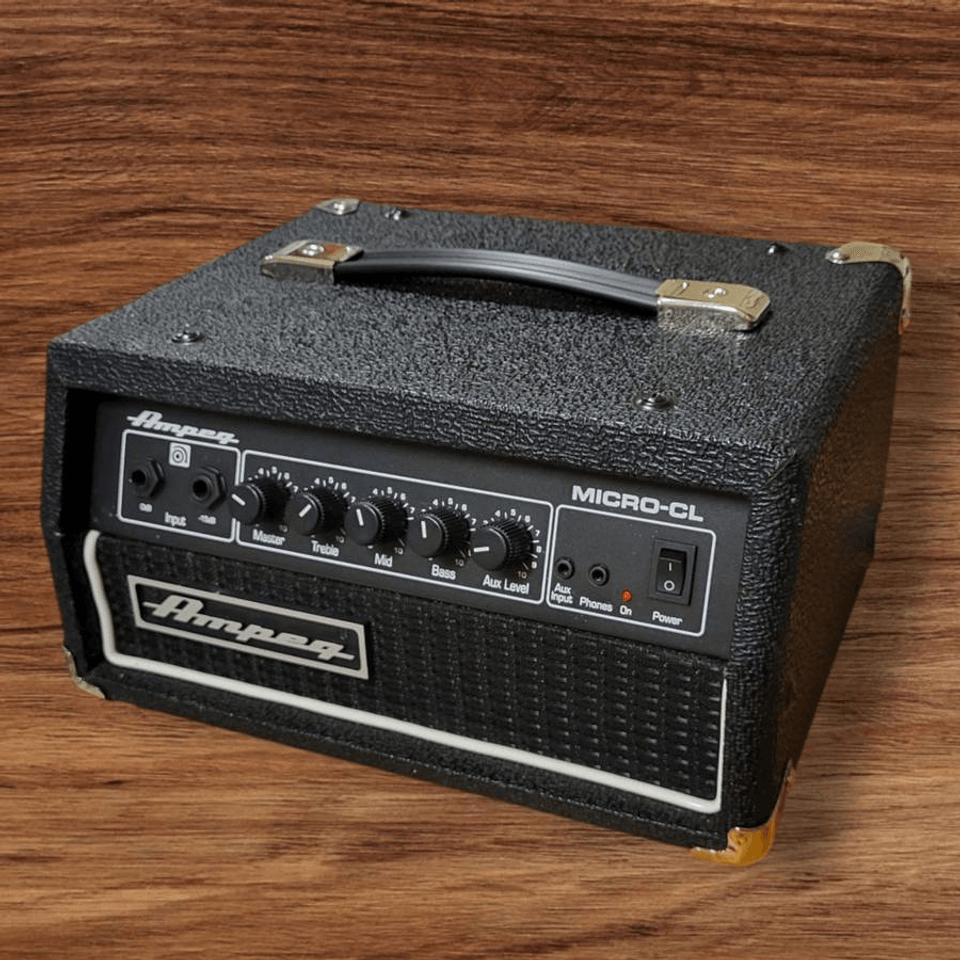 Ampeg 100 watt bass head