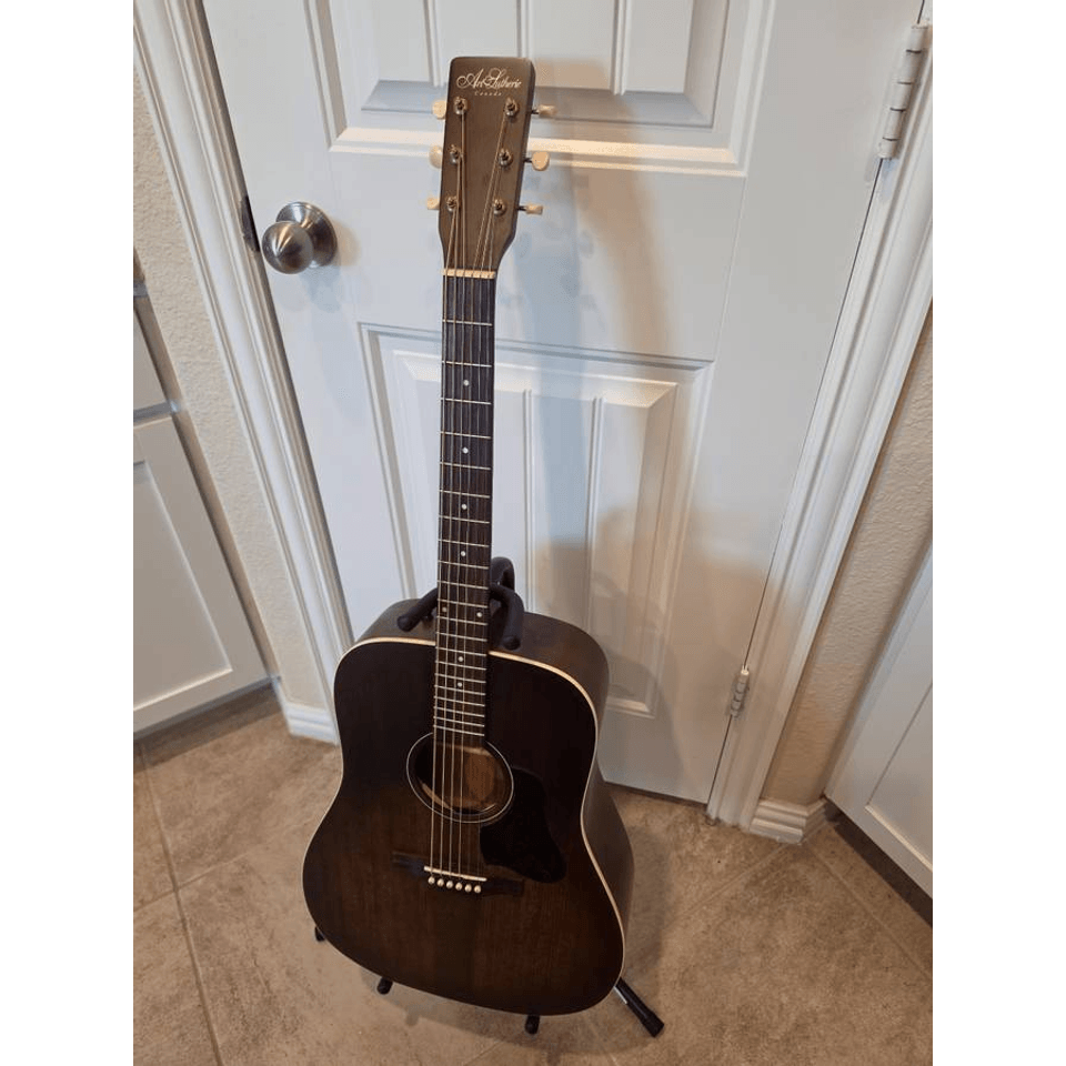 Art & Lutherie Americana Burbon Burst QIT acoustic electric