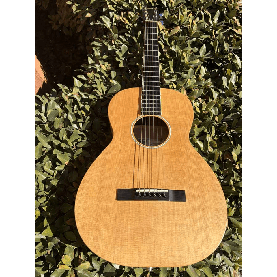 Larrivee PO-3ME Parlor Guitar mint condition/ Trades?