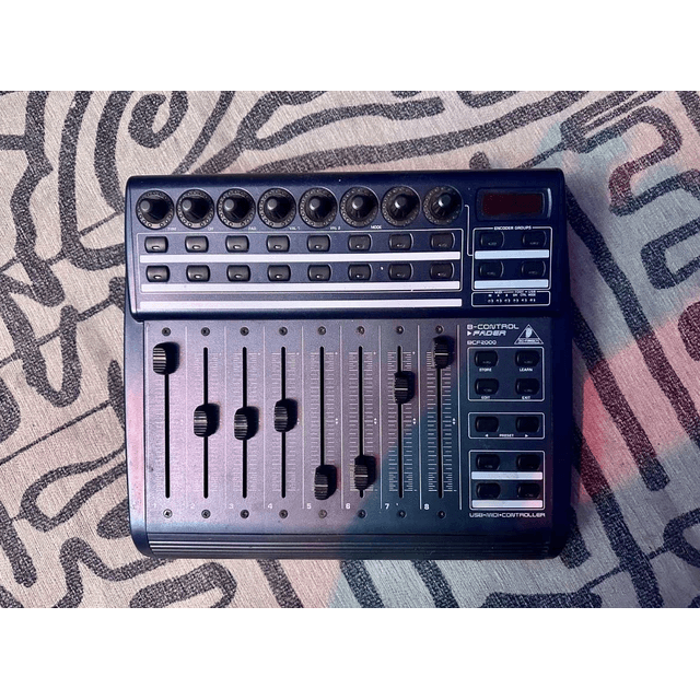 Behringer BCF 2000 control surface