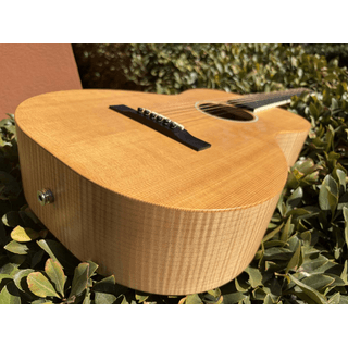 Larrivee PO-3ME Parlor Guitar mint condition/ Trades? image 4