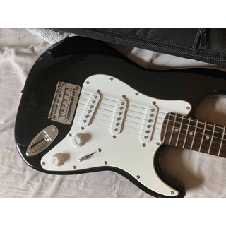 Fender Squier Mini Stratocaster guitar w/bag image 3