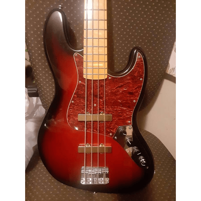 4 string Bass