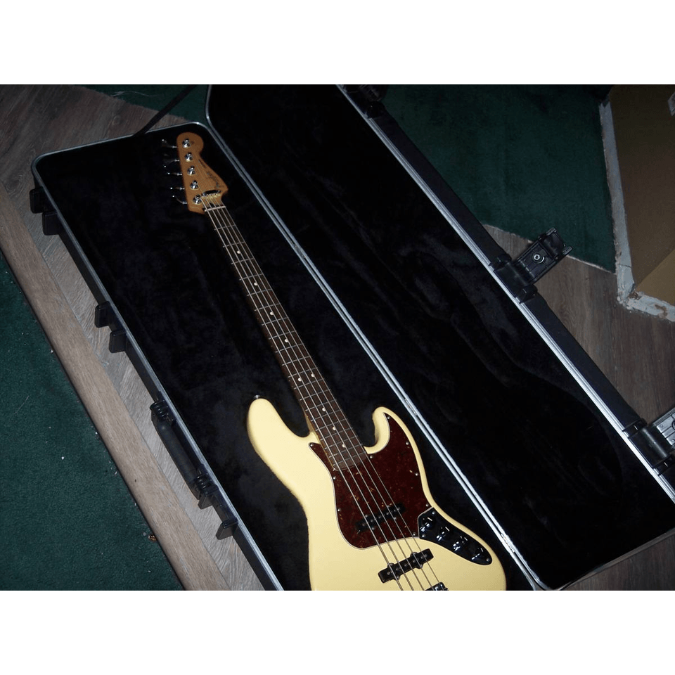 2014 Fender Jazz Deluxe V with Deluxe Case / Excellent condition