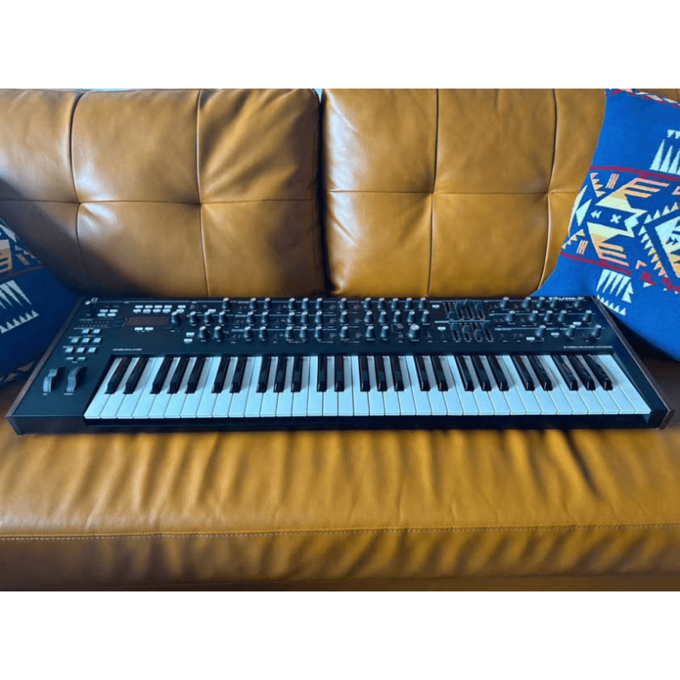 Novation Summit 16-Voice Polyphonic Synthesizer