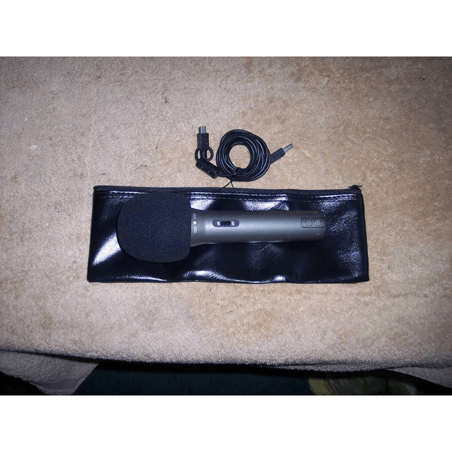 Samson Q2U microphone USB/XLR with headphone jack/ Almost new cond.
