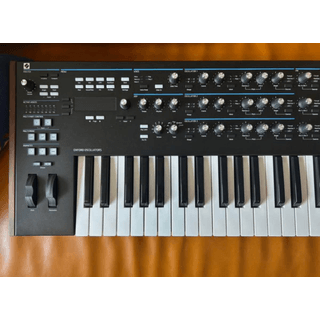 Novation Summit 16-Voice Polyphonic Synthesizer image 2