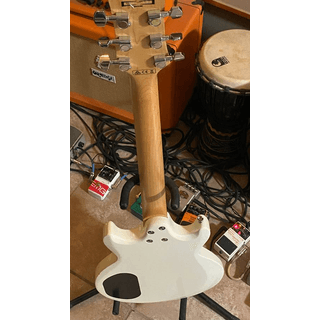 Ibanez.  SG type. White image 3
