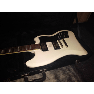 Guild S-200 iconic offset Thunderbird W/hard case image 5