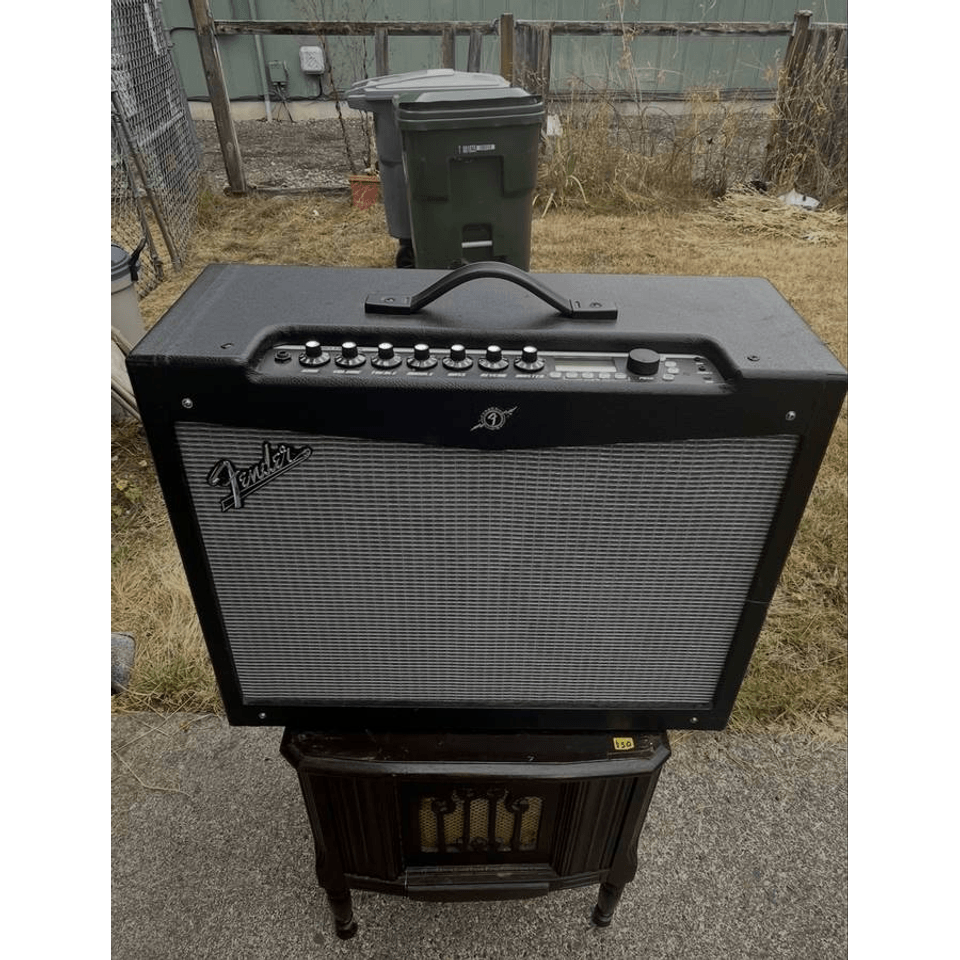 Fender Mustang IV Vs 2 Amp