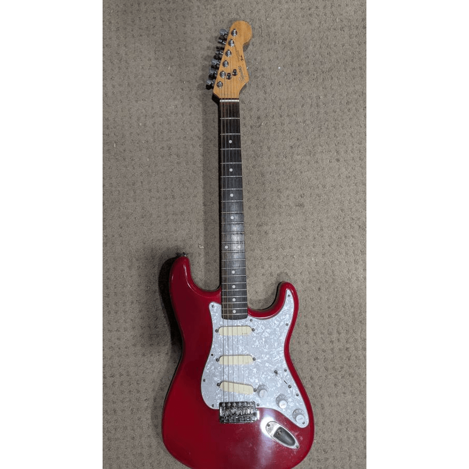 Made in Japan mid 80s squier Stratocaster w/DG20 David Gilmour EMG active loaded