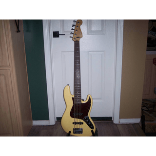 2014 Fender Jazz Deluxe V with Deluxe Case / Excellent condition image 4