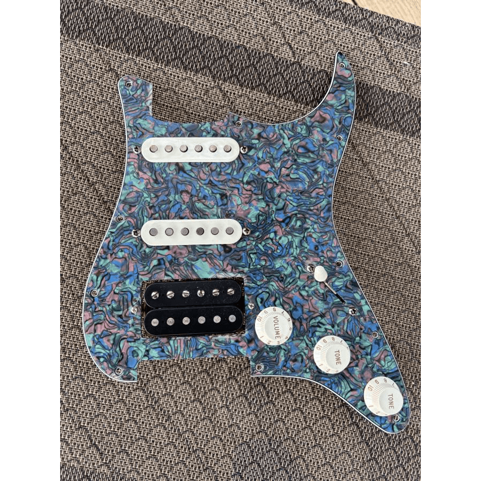 Fender/Dimarzio strat pickguard