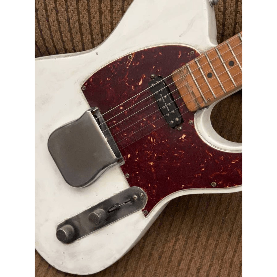 1968 Fender , custom case included