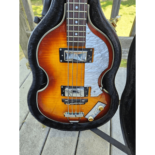 Rogue VB-100 Beatle Bass with hardshell case image 2