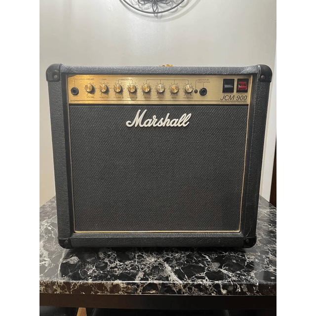 Marshall JCM900 model 2501 1x12 Combo