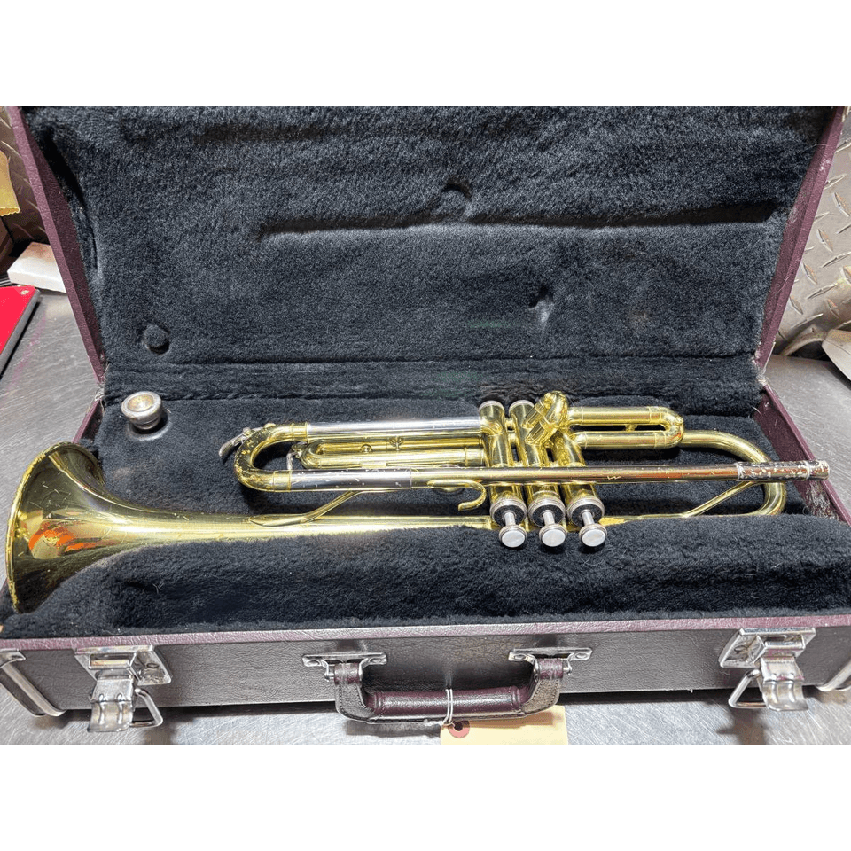 Yamaha YTR-2320 Bb Trumpet with Hard Case