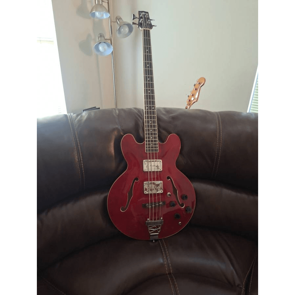 Semi hollow bass trade for amp