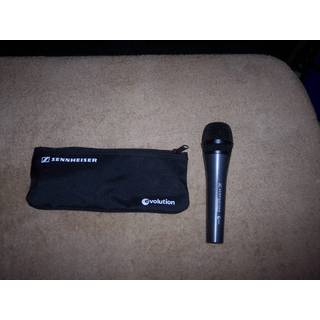 Sennheiser e835 Microphone /Almost New condition image 3