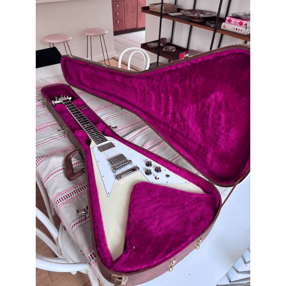 Gibson Flying V Guitar 120th Anniversary 2014 - Classic White - Excellent W/Case