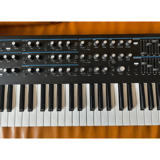 Novation Summit 16-Voice Polyphonic Synthesizer image 3