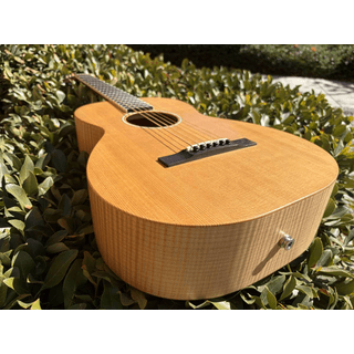 Larrivee PO-3ME Parlor Guitar mint condition/ Trades? image 2