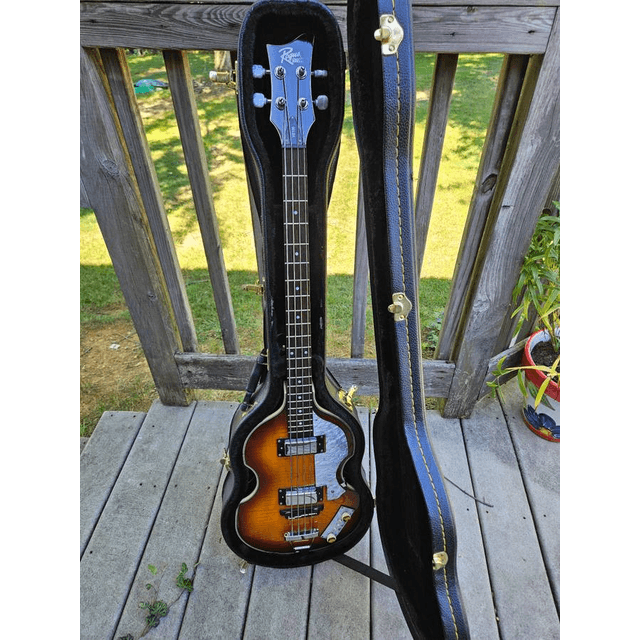 Rogue VB-100 Beatle Bass with hardshell case